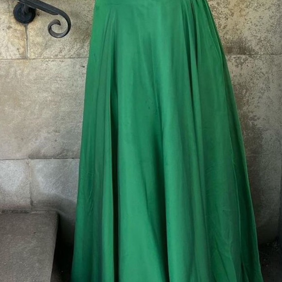 Mac Duggal Women's Pleated One Shoulder Chiffon Gown - Picture 4 of 6